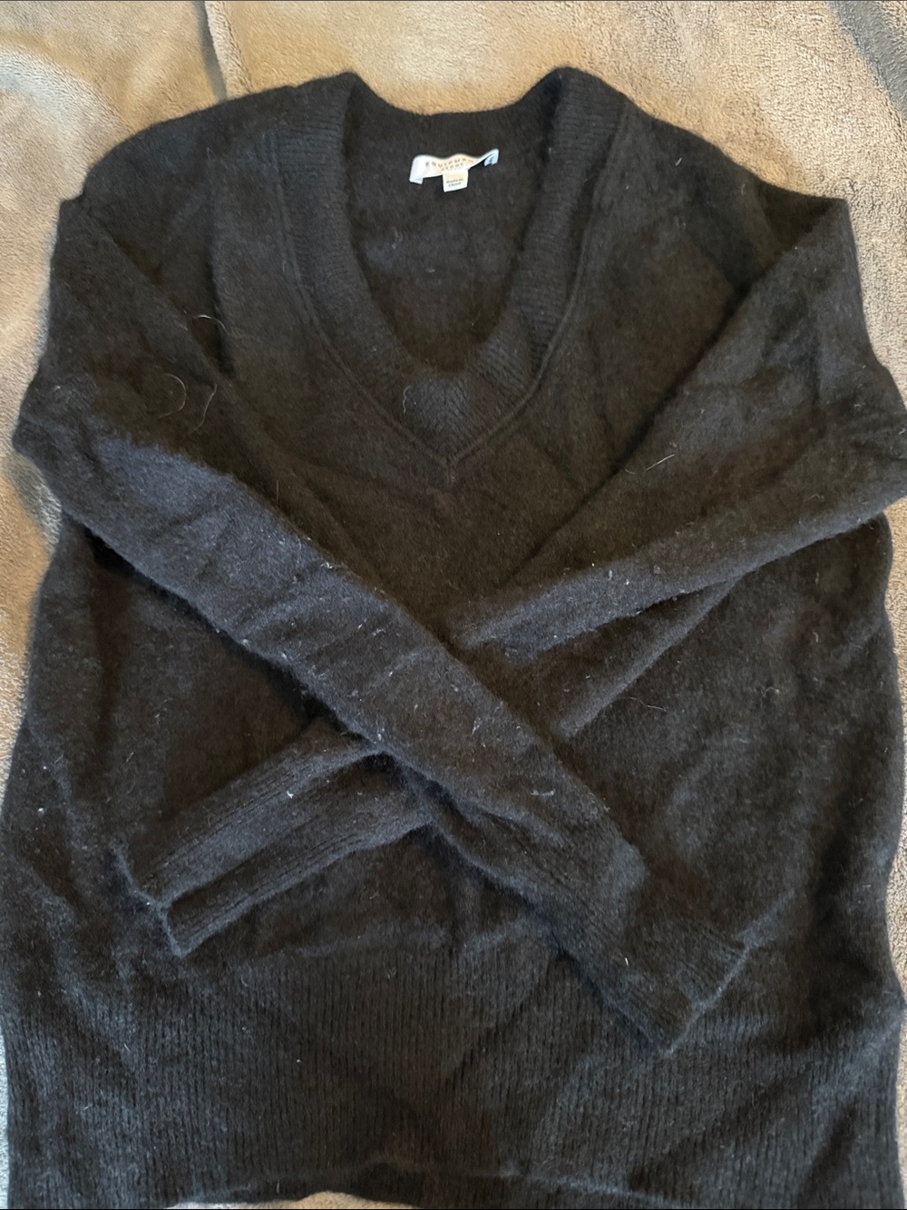 Equipment 💯% Cashmere V-neck Sweater